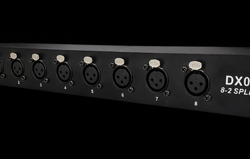 Violet Audio DX08B 8-channel passive audio splitter